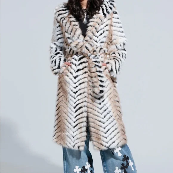 Akira Lola Hooded Faux Fur Jacket NWT - Picture 2 of 12